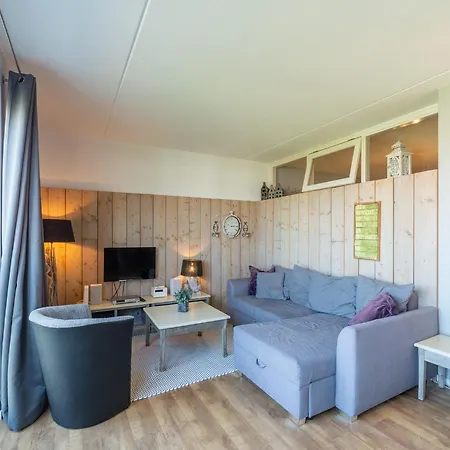 In Dunes With Stunning Views Юлианадорп