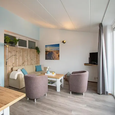 In Dunes With Stunning Views Юлианадорп